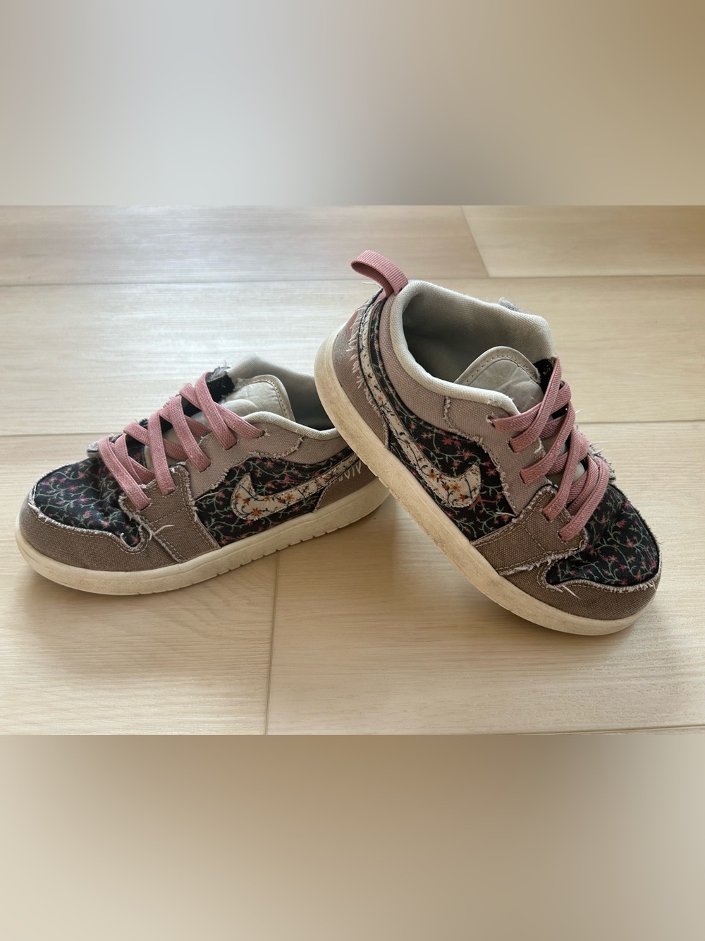 Girls Air Jordan low floral shoes - 3y